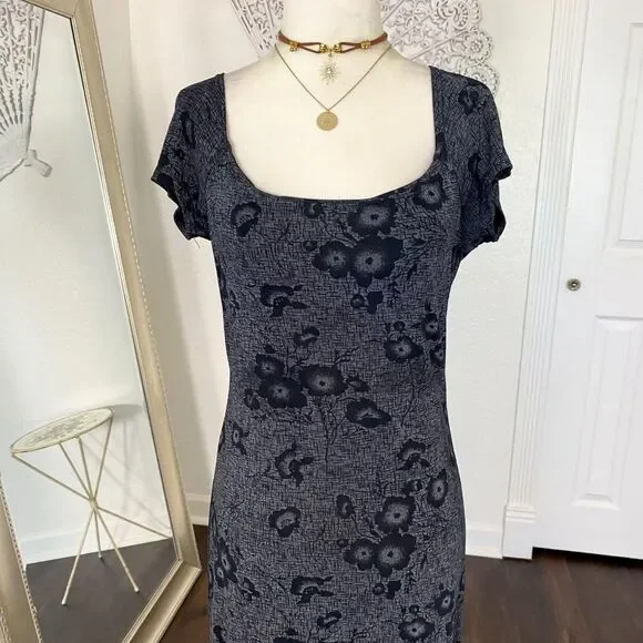 Vintage Early 2000's Soft Grunge Goth Black Gray Floral Midi T-Shirt Dress M - Picture 2 of 5